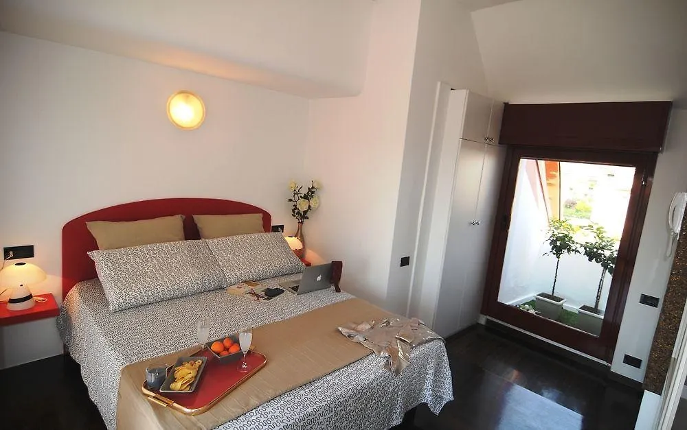 Hintown History District Hotel Milan 2*,  Italy